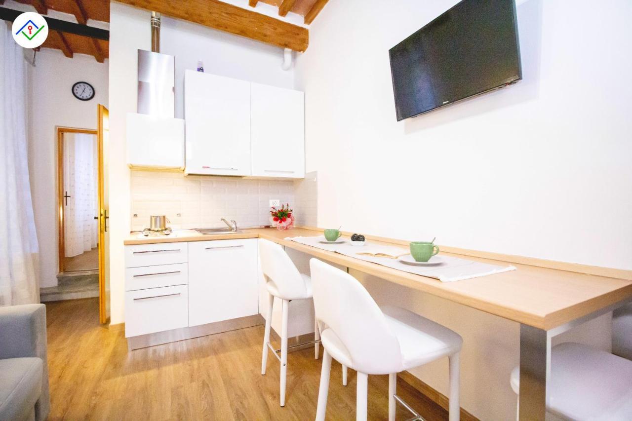 Pisa Tower Apartment Ngoại thất bức ảnh
